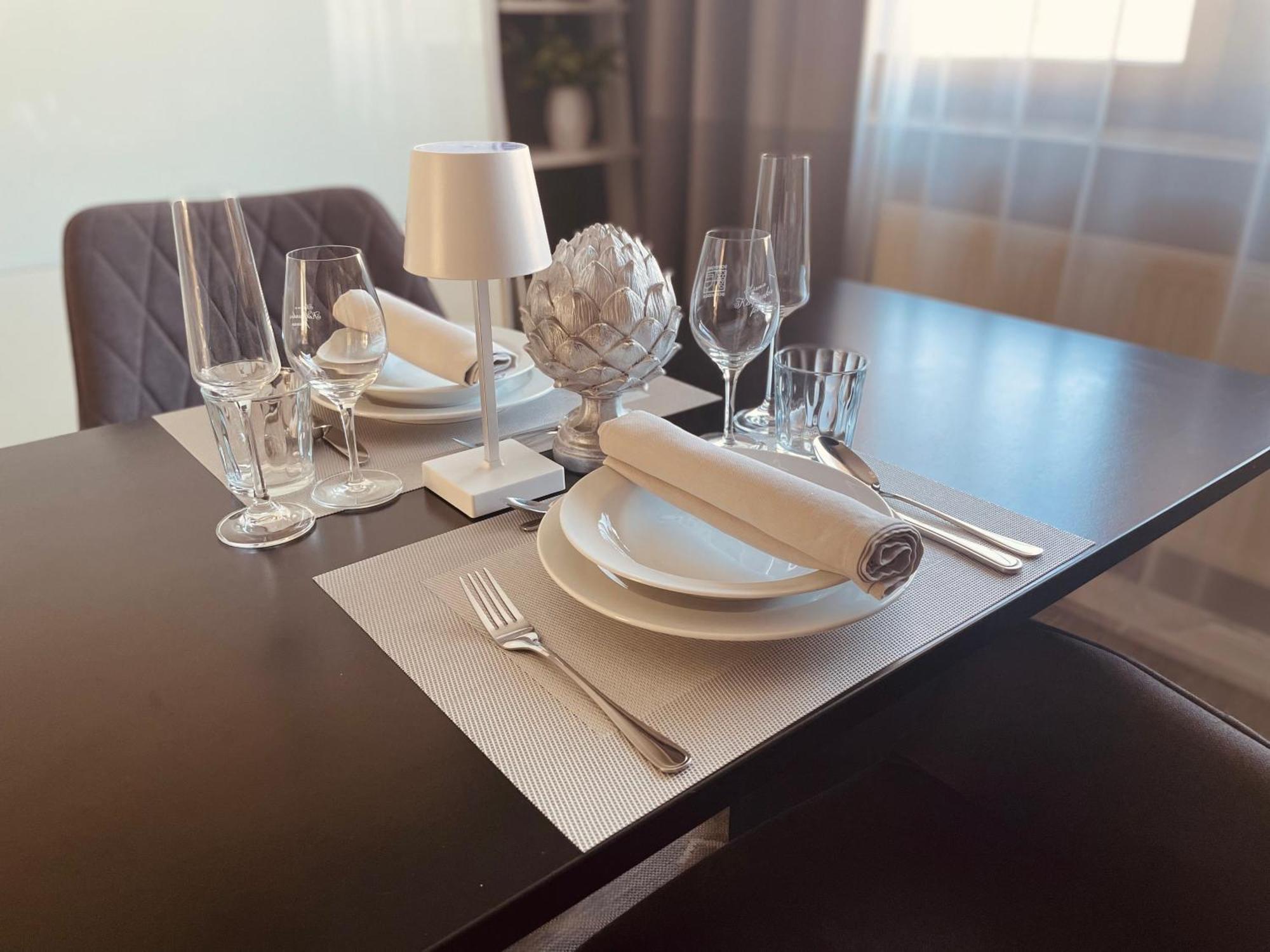 Alpesi Apartman Downtown Sopron Luaran gambar