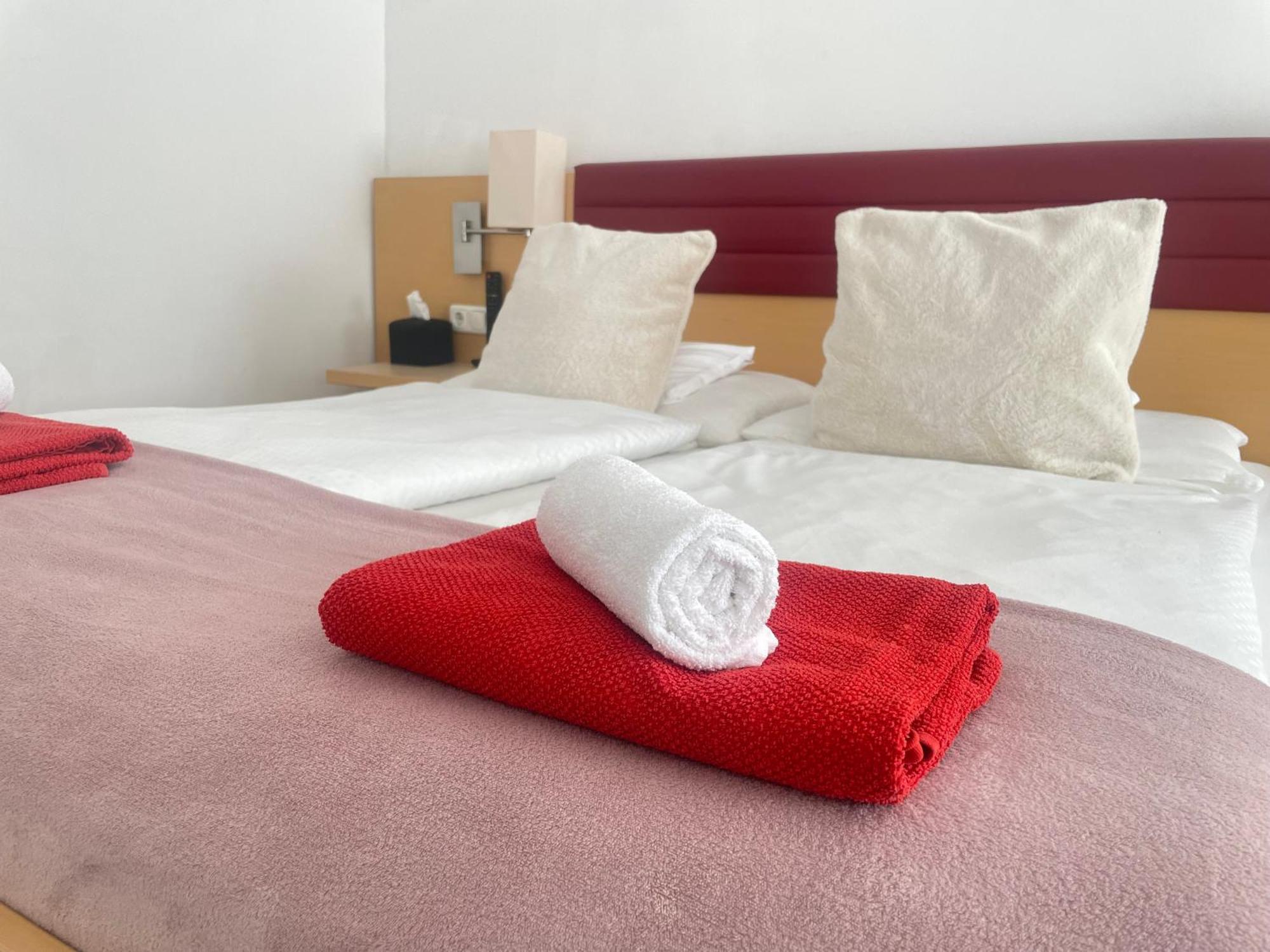 Alpesi Apartman Downtown Sopron Luaran gambar
